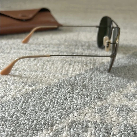 Ray-Ban Aviator Sunglasses with pink Lenses - Picture 3 of 3